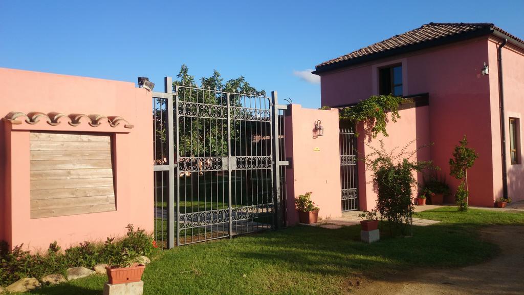 La Corte Dei Rei Aparthotel Castiadas Exterior photo
