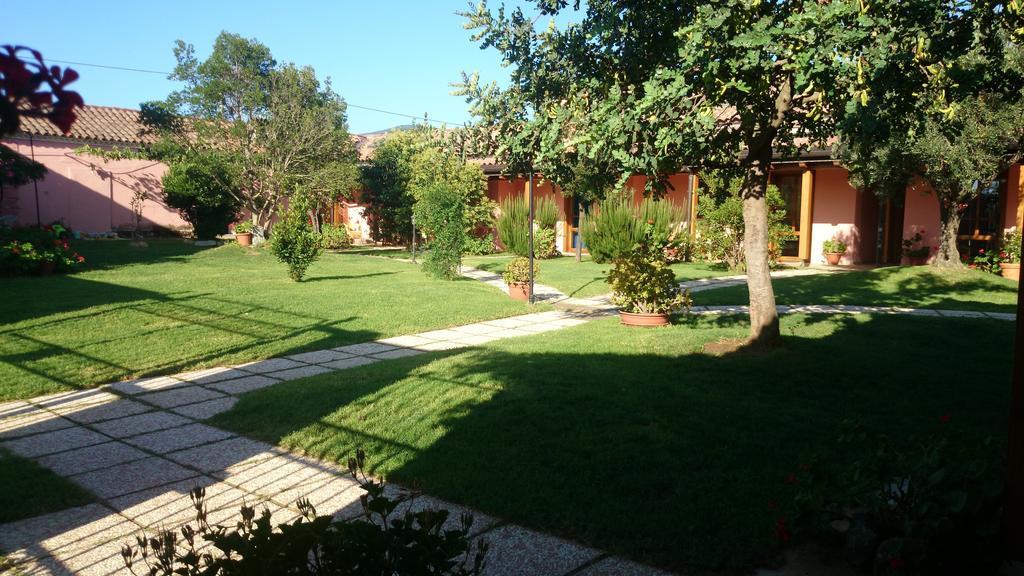 La Corte Dei Rei Aparthotel Castiadas Exterior photo