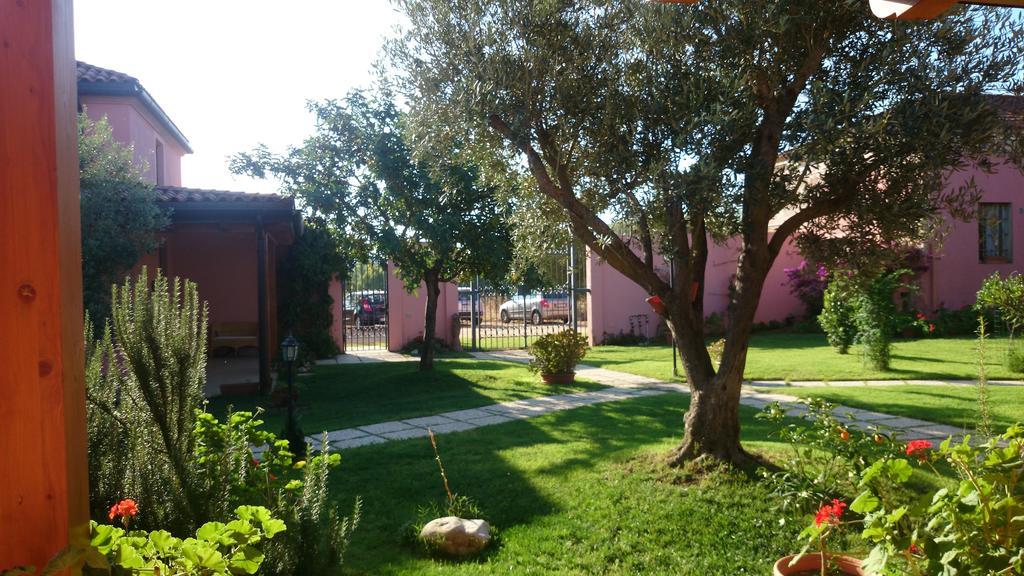 La Corte Dei Rei Aparthotel Castiadas Exterior photo