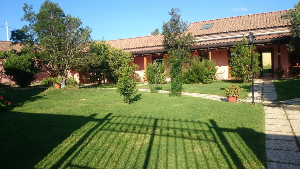 La Corte Dei Rei Aparthotel Castiadas Exterior photo