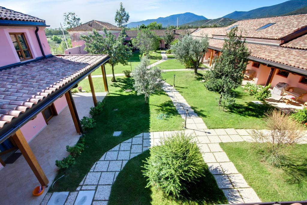 La Corte Dei Rei Aparthotel Castiadas Exterior photo
