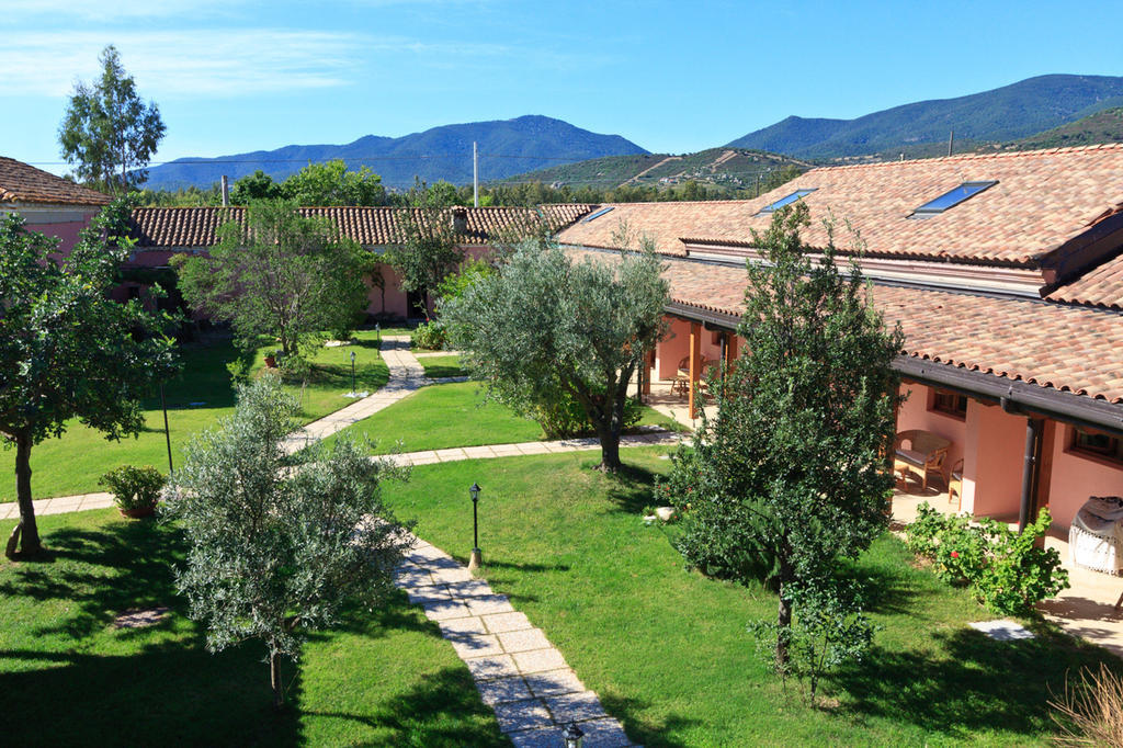 La Corte Dei Rei Aparthotel Castiadas Exterior photo