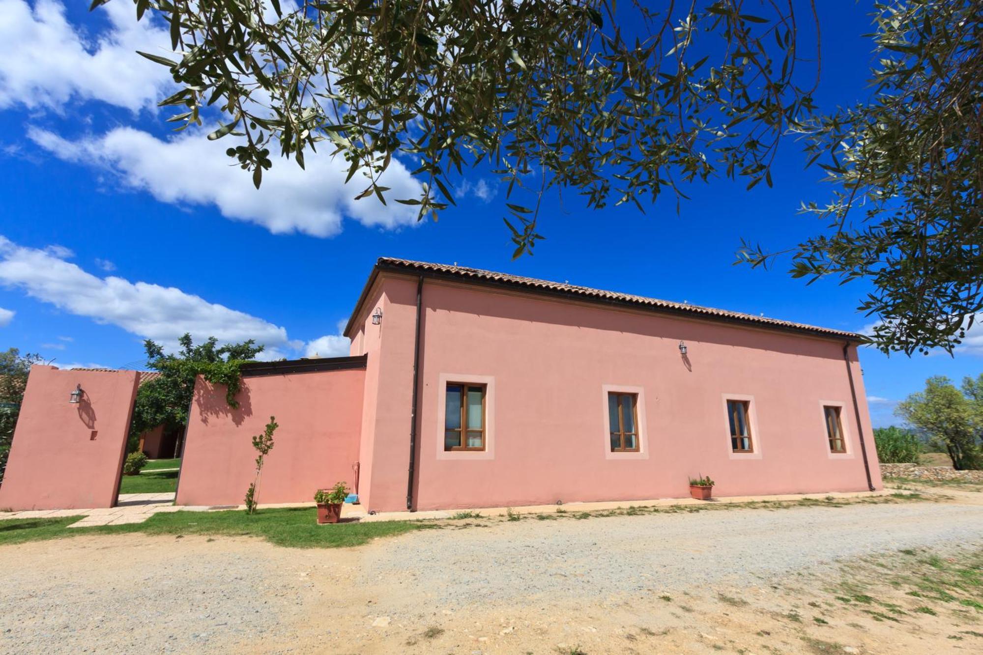 La Corte Dei Rei Aparthotel Castiadas Exterior photo
