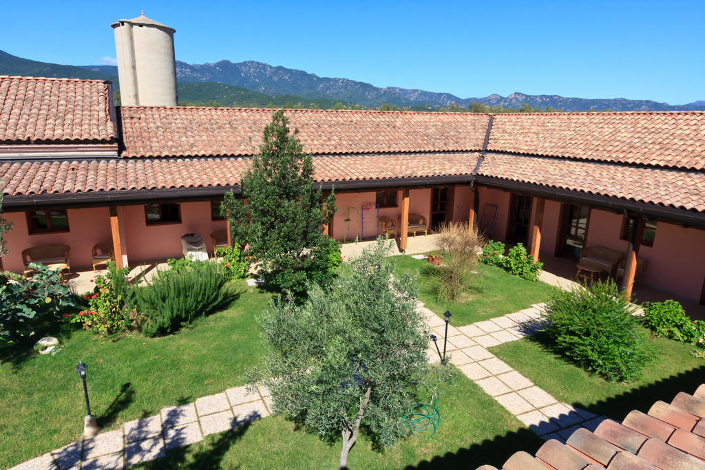 La Corte Dei Rei Aparthotel Castiadas Exterior photo